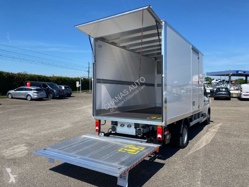 Véhicule utilitaire Renault 170 CV L4 RJ 3T5...