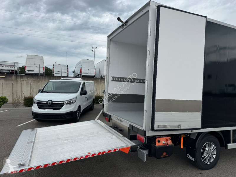 عربة نفعية Iveco 35S18 A8 3L CAISSE LAMBERET...