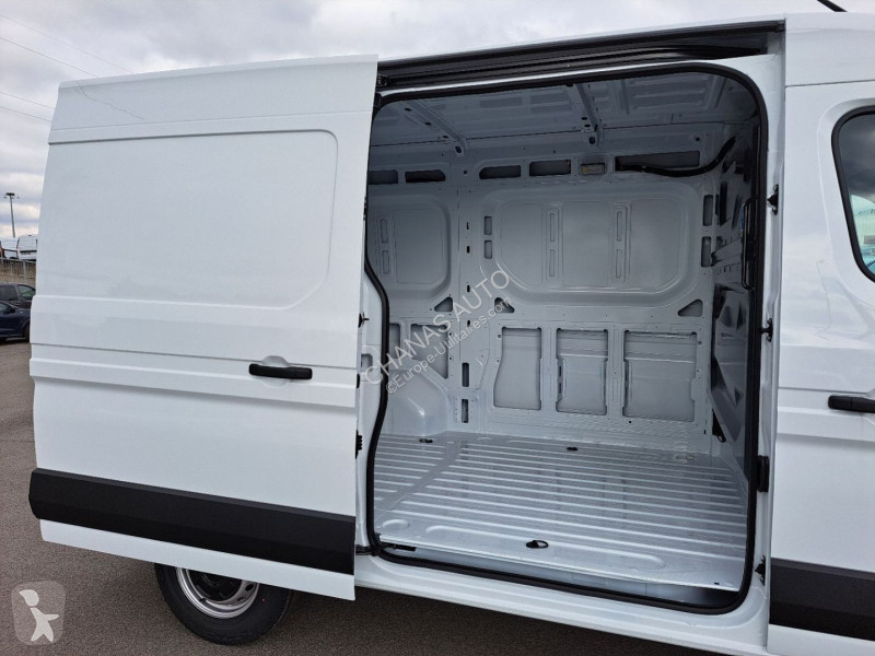 Furgoneta Renault 3T5 L2H2 BLUE DCI 150