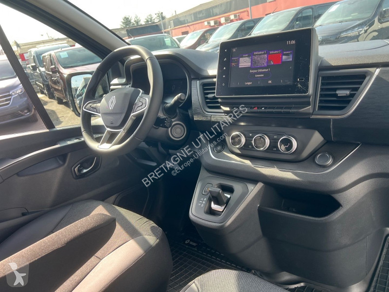 Véhicule utilitaire Renault TRAFIC III FG NEUF:...