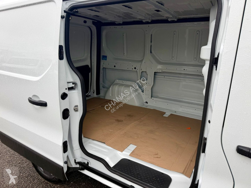 Véhicule utilitaire Renault L1H1 DCI 150 3T RED...