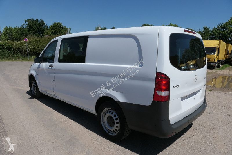 Véhicule utilitaire Mercedes Vito 116 CDI Mixto...