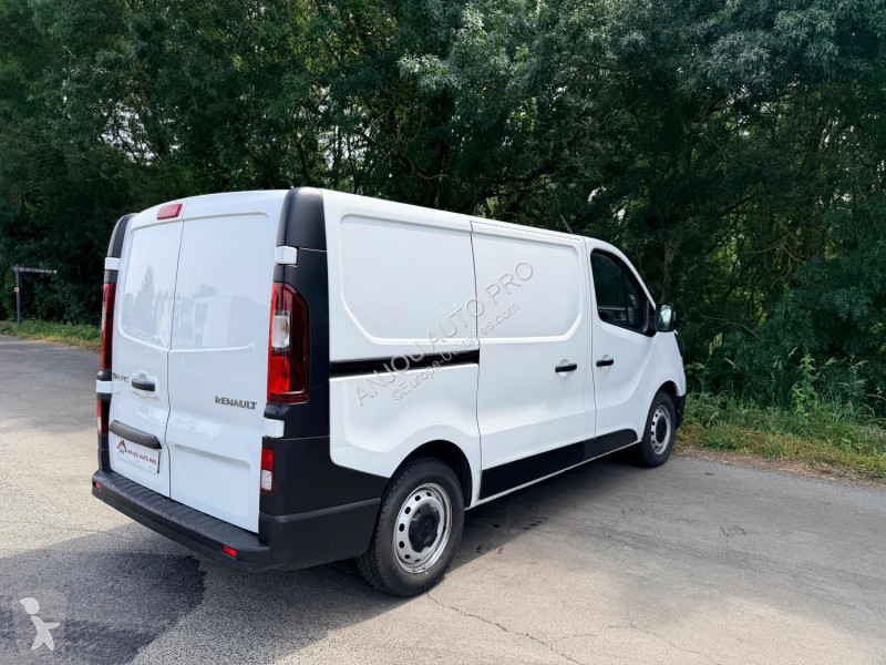 Furgoneta Renault L1H1 2T8 2.0 dCi 110ch Confort