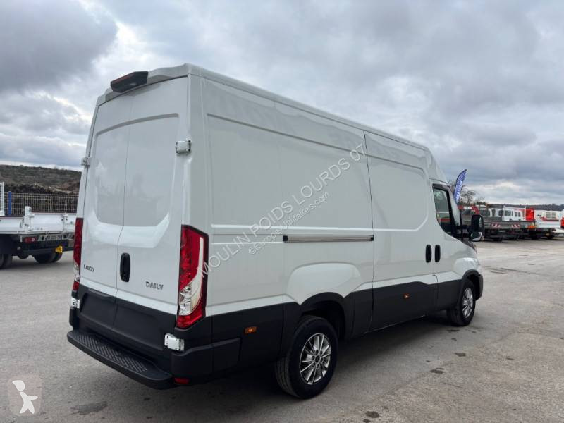 عربة نفعية Iveco