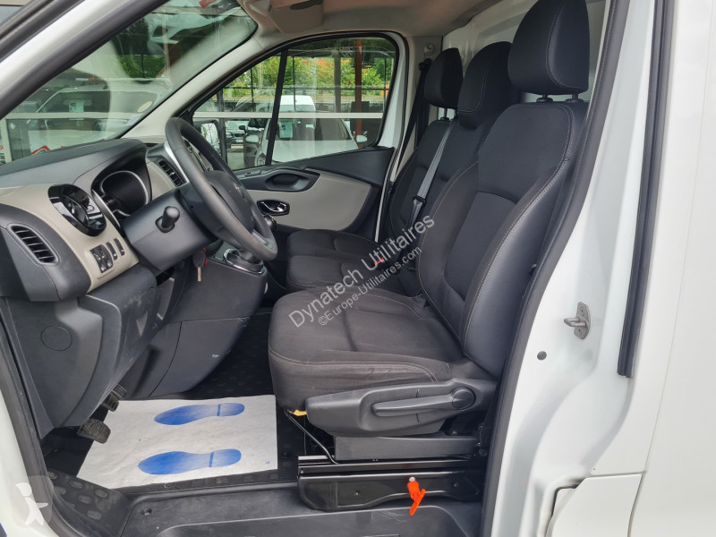 Véhicule utilitaire Renault TRAFIC III FG L2H1...