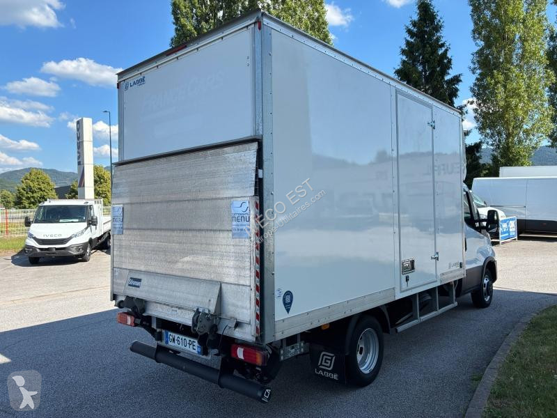 Véhicule utilitaire Iveco 3.0 - Caisse 20 m3 +...