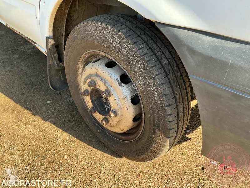 Коммерческий автомобиль Ford TRANSIT