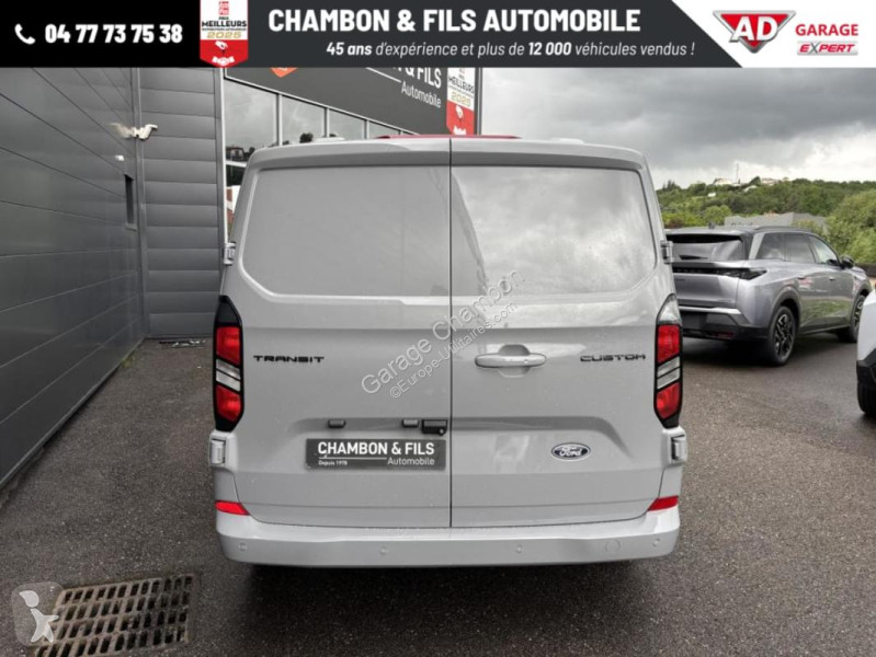 Véhicule utilitaire Ford FOURGON 320 L2H1 2.0...