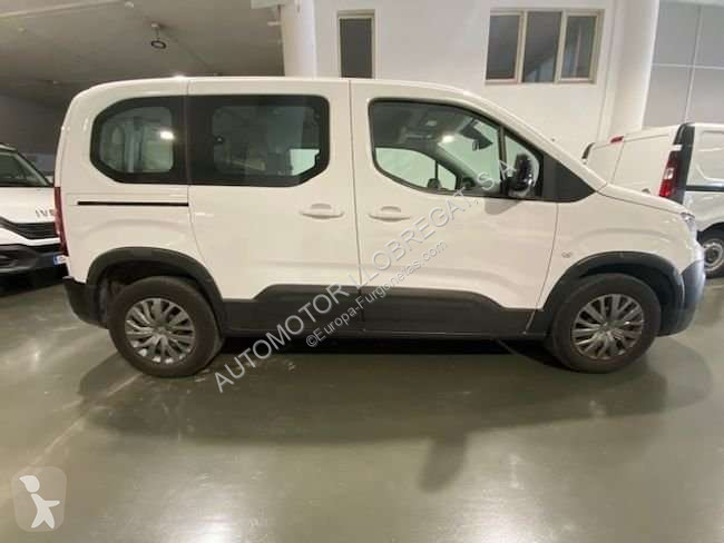 عربة نفعية Peugeot