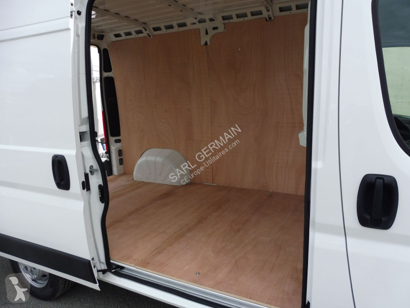 عربة نفعية Peugeot BOXER FG 330 L2H2 2.2...