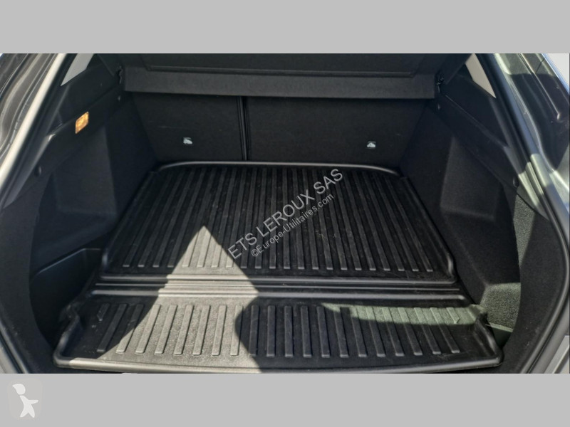 عربة نفعية Renault ARKANA