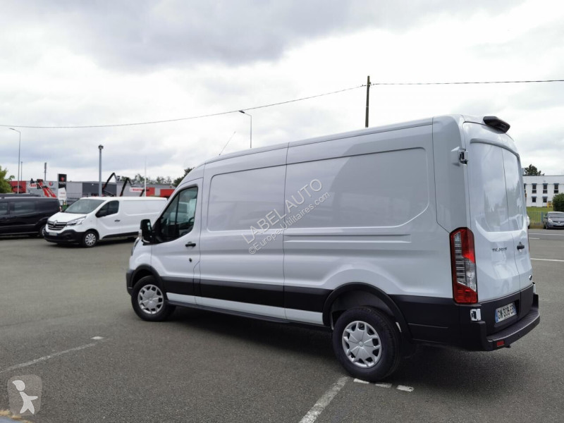 Véhicule utilitaire Ford
