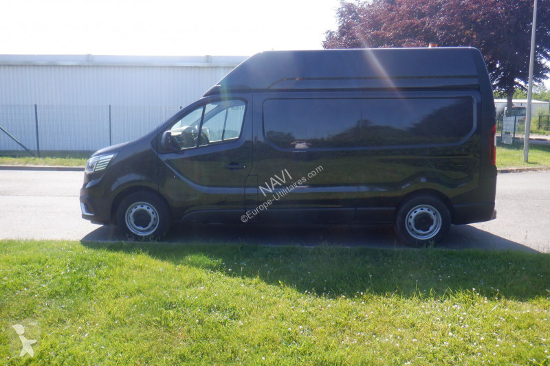 Véhicule utilitaire Renault TRAFIC III FG L2H2...