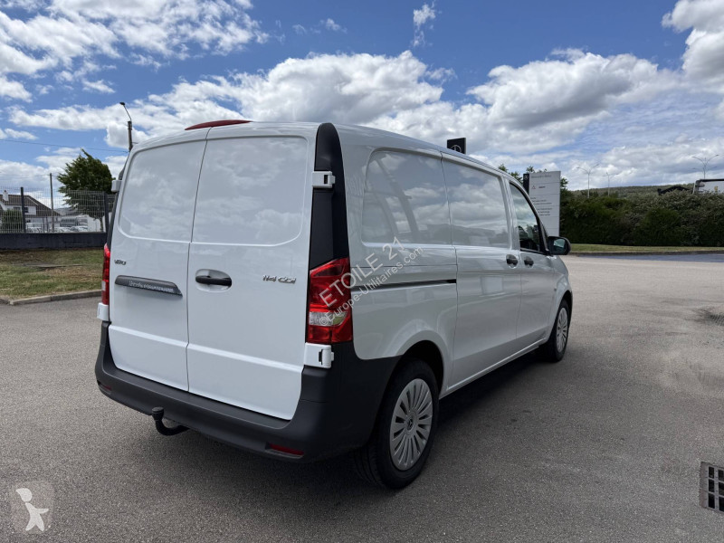 Samochód dostawczy Mercedes VITO FOURGON 114...