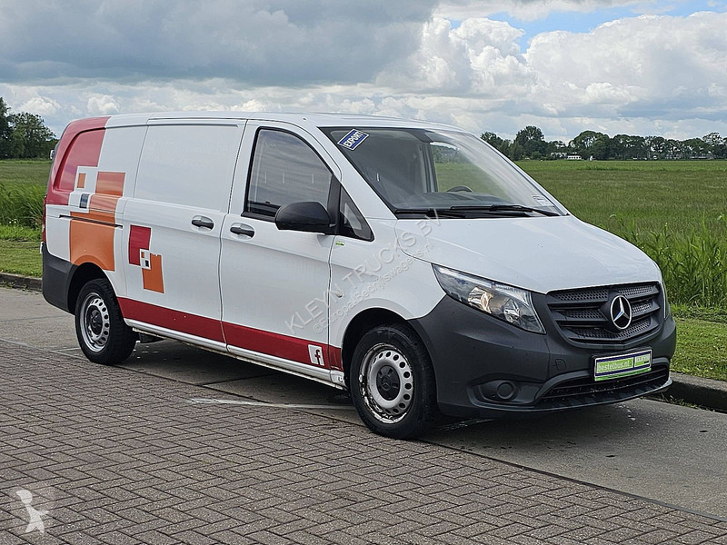 Mercedes 111 L2 Euro6 3-Zits van