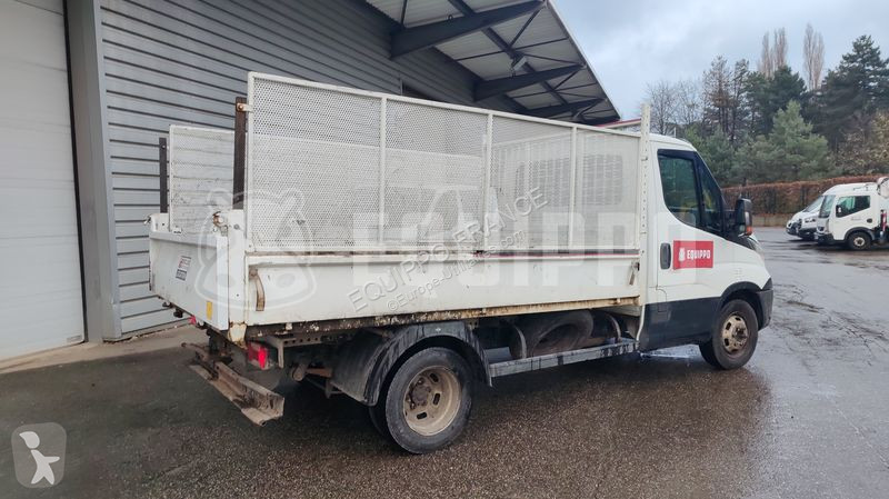 Véhicule utilitaire Iveco 35C13