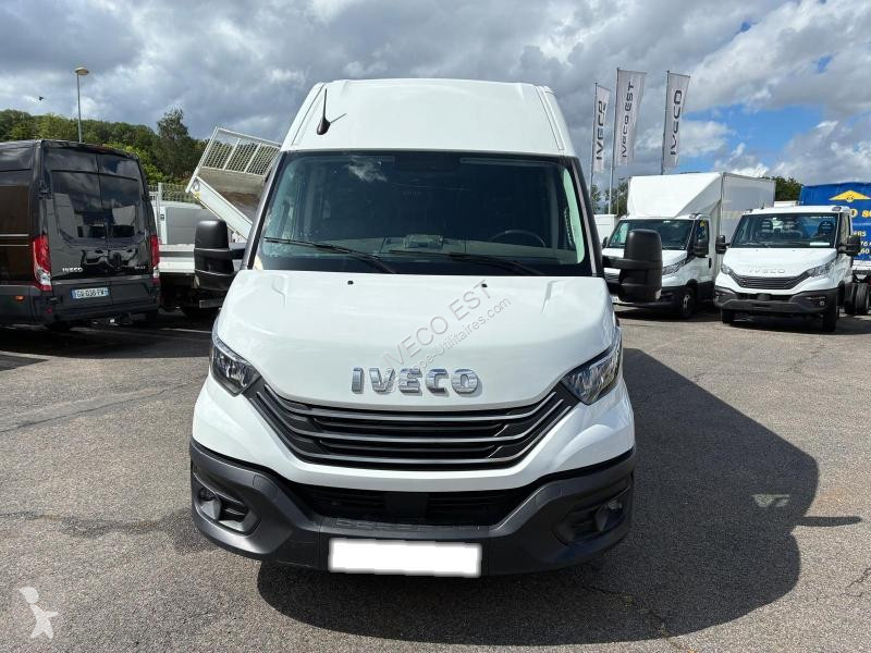 Véhicule utilitaire Iveco 35S Fg 35S21 Moteur...