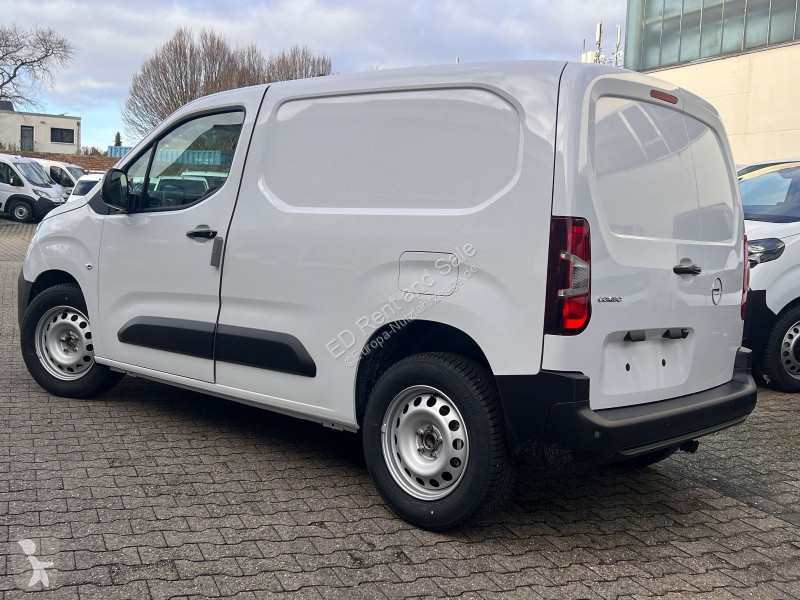 Véhicule utilitaire Opel Cargo...