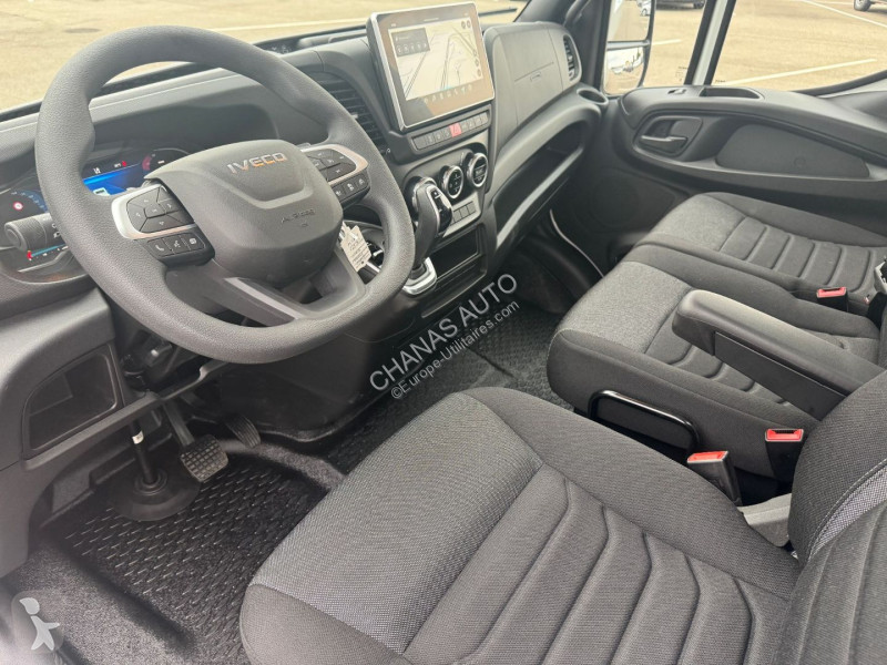 Véhicule utilitaire Iveco 35C18 A8 180CV 3L 5M