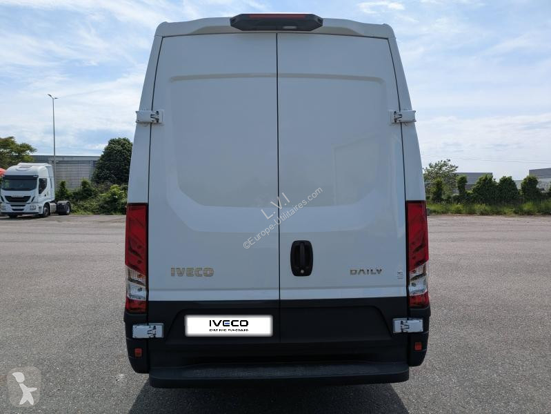 Véhicule utilitaire Iveco 35S Fg 35S14 2.3 V12...