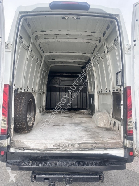 Véhicule utilitaire Iveco DAILY 35S FG 35S11V13