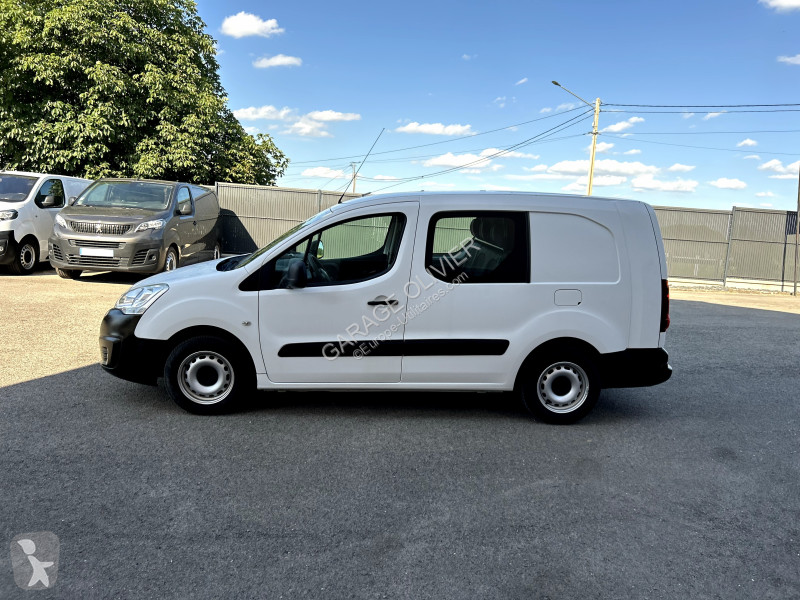 Véhicule utilitaire Peugeot Long Cabine...