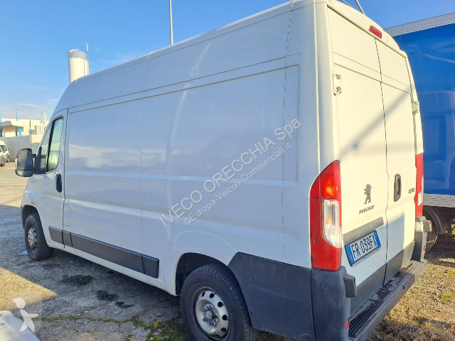 عربة نفعية Peugeot BOXER