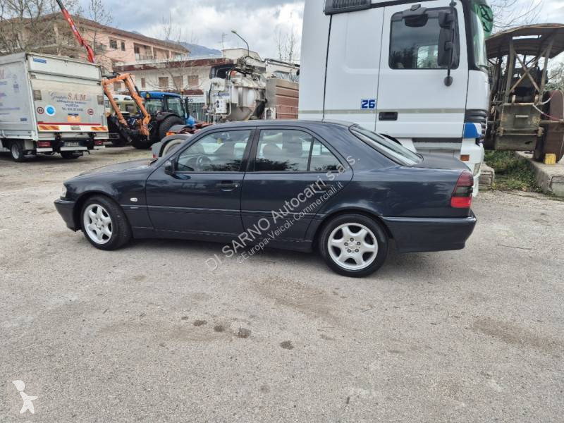 Furgoneta Mercedes