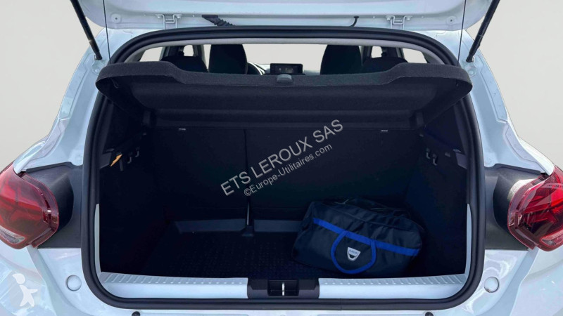 Лекотоварен автомобил Dacia SANDERO