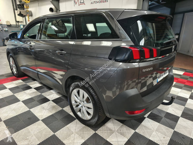 Коммерческий автомобиль Peugeot