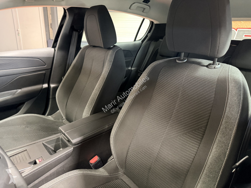 عربة نفعية Peugeot 308