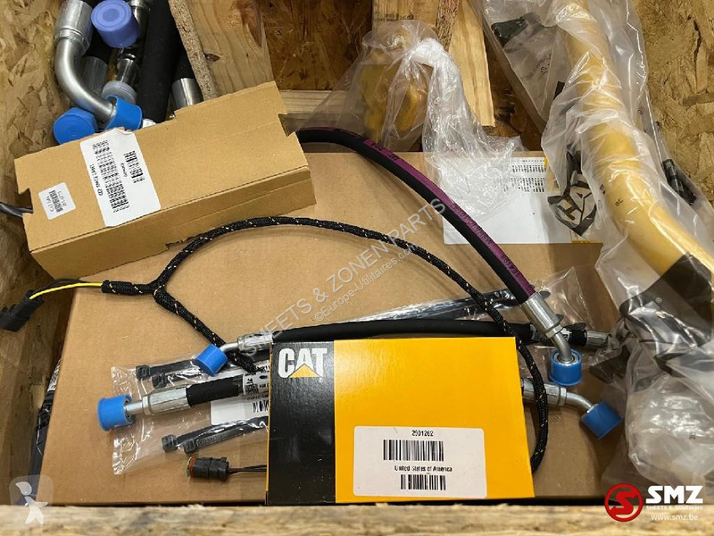 Samochód dostawczy Caterpillar Hydraulic kit...