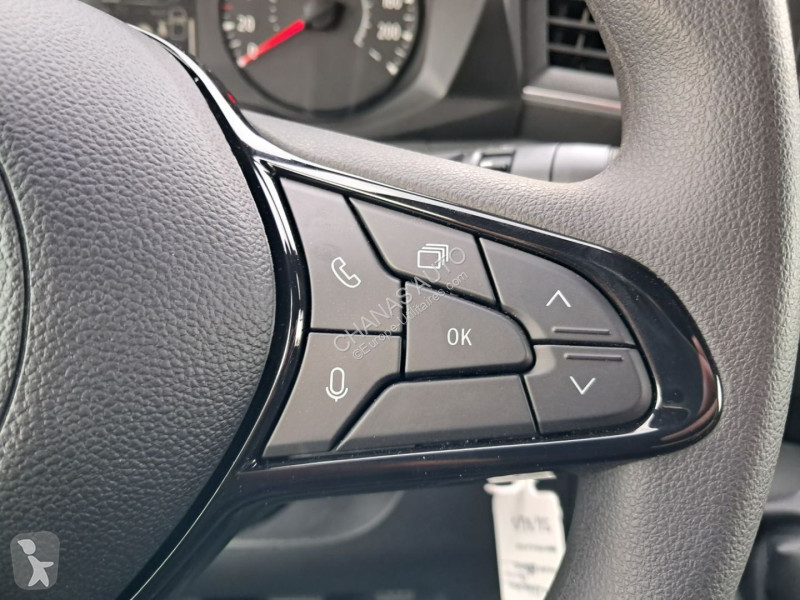Véhicule utilitaire Nissan 3T5 2L 150...