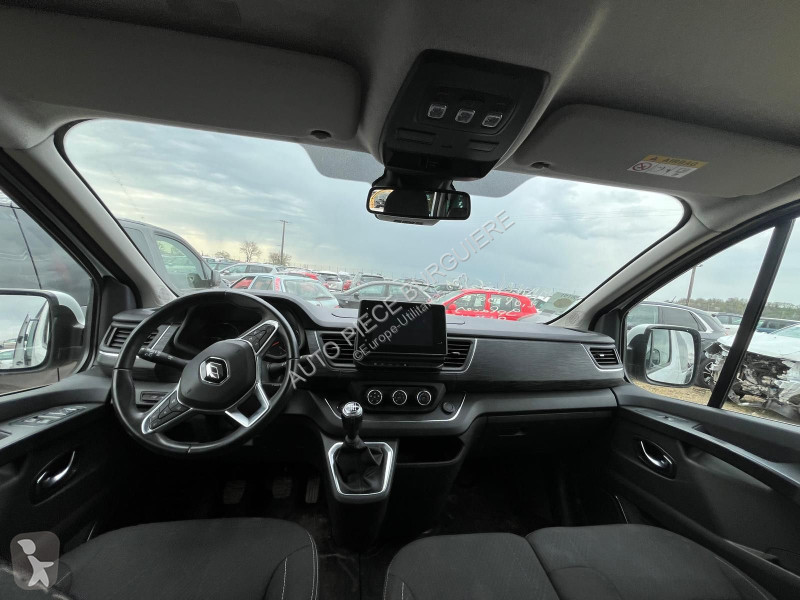 عربة نفعية Renault III 2.0 DCi 150 Intens 9...