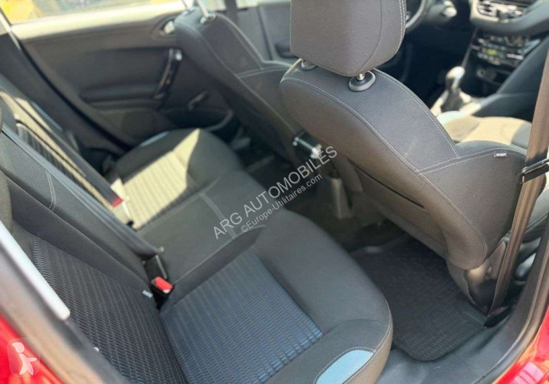 عربة نفعية Peugeot