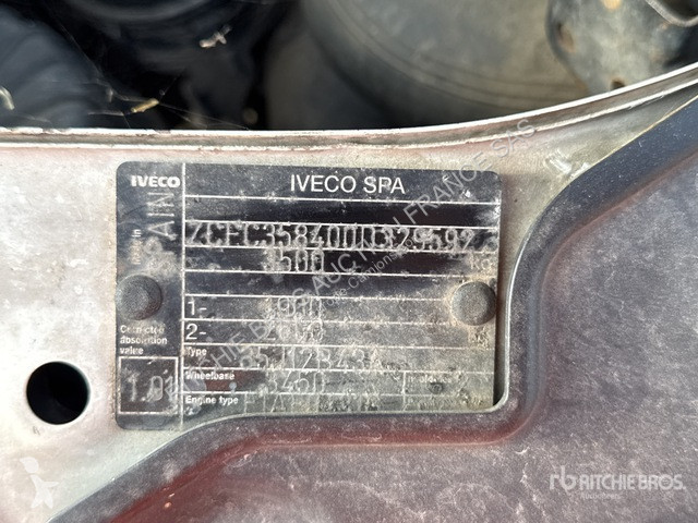 Iveco  35C12 van