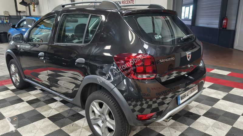 عربة نفعية Dacia SANDERO