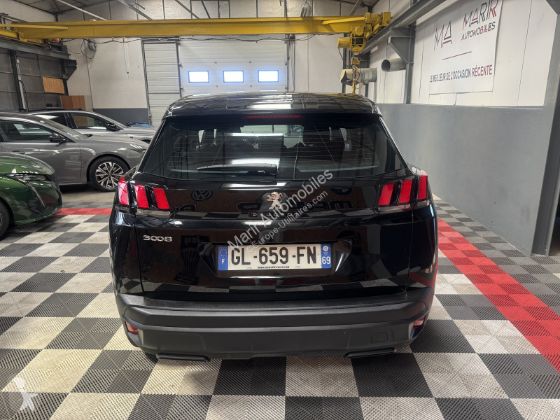 عربة نفعية Peugeot