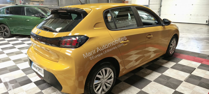 عربة نفعية Peugeot 208