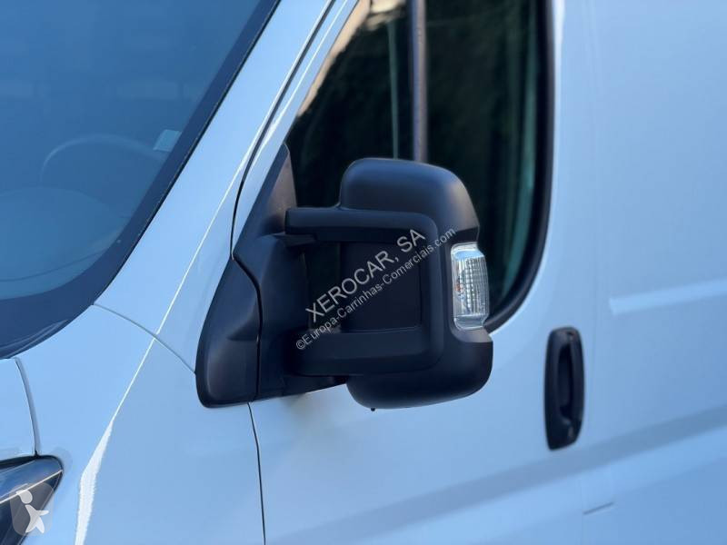 عربة نفعية Peugeot