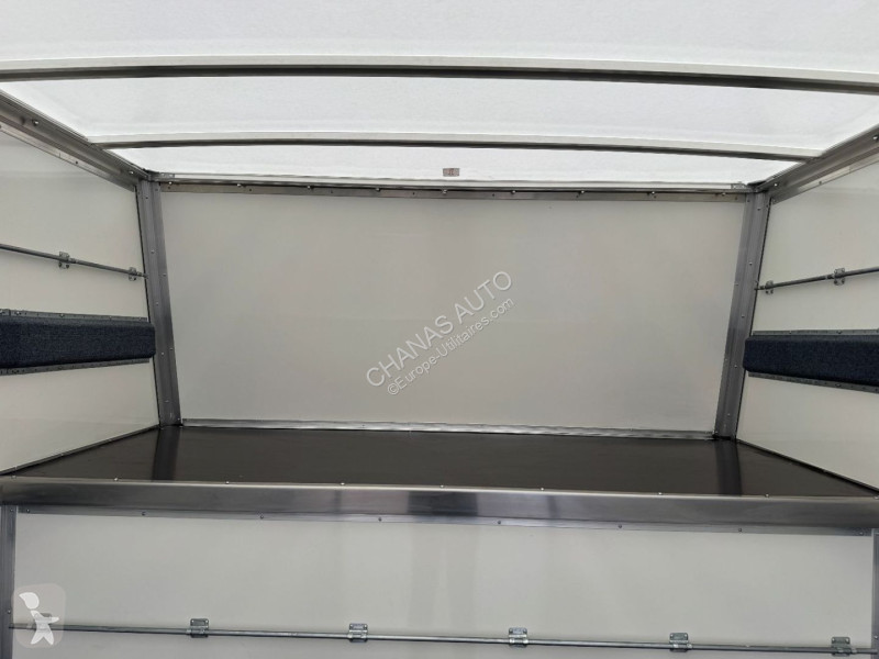 Véhicule utilitaire Iveco 35C18 A8 180CV 3L...