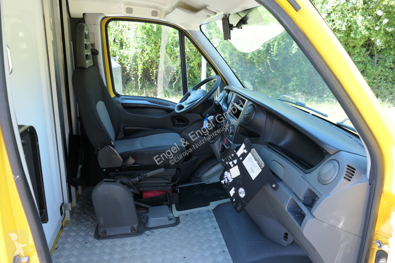 Véhicule utilitaire Iveco Daily 35 S11 C30C...