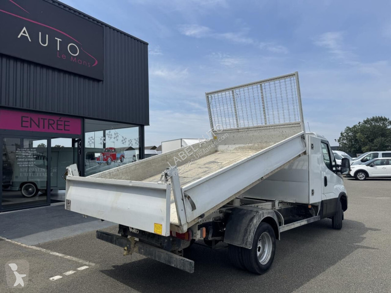 Véhicule utilitaire Iveco 35c14