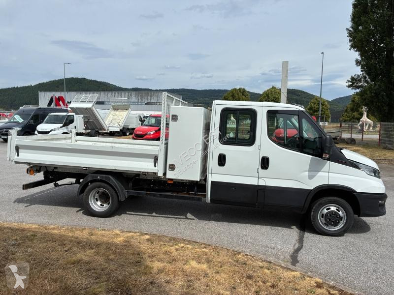 Véhicule utilitaire Iveco CCb 35C16H3.0 D 6 PL...