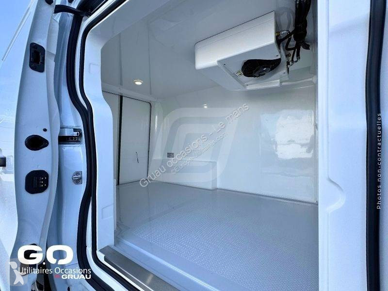 Véhicule utilitaire Nissan