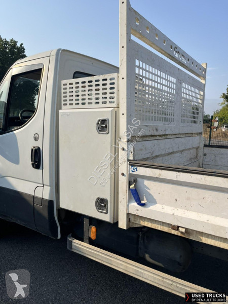 عربة نفعية Iveco