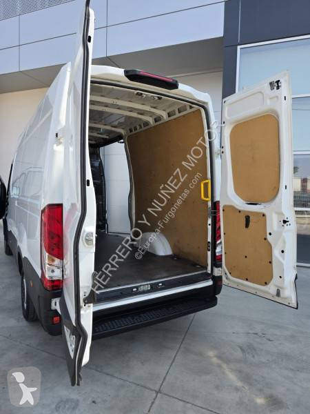 عربة نفعية Iveco