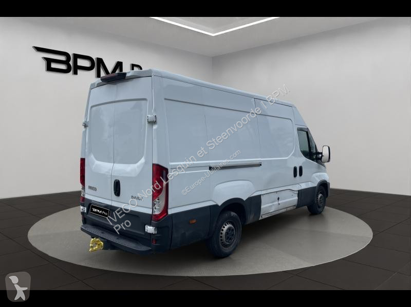 Véhicule utilitaire Iveco 35S Fg 35S14 V12 FOURGON