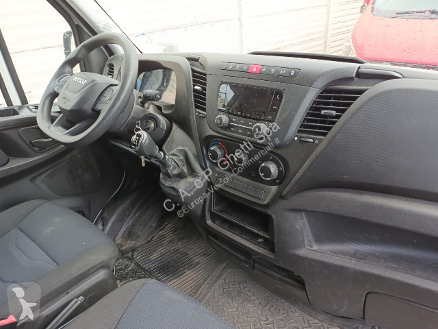 Furgoneta Iveco Daily 35S12