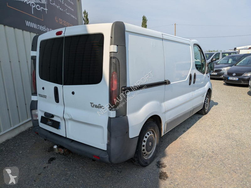 Véhicule utilitaire Renault TRAFIC II L1H1 DCI...